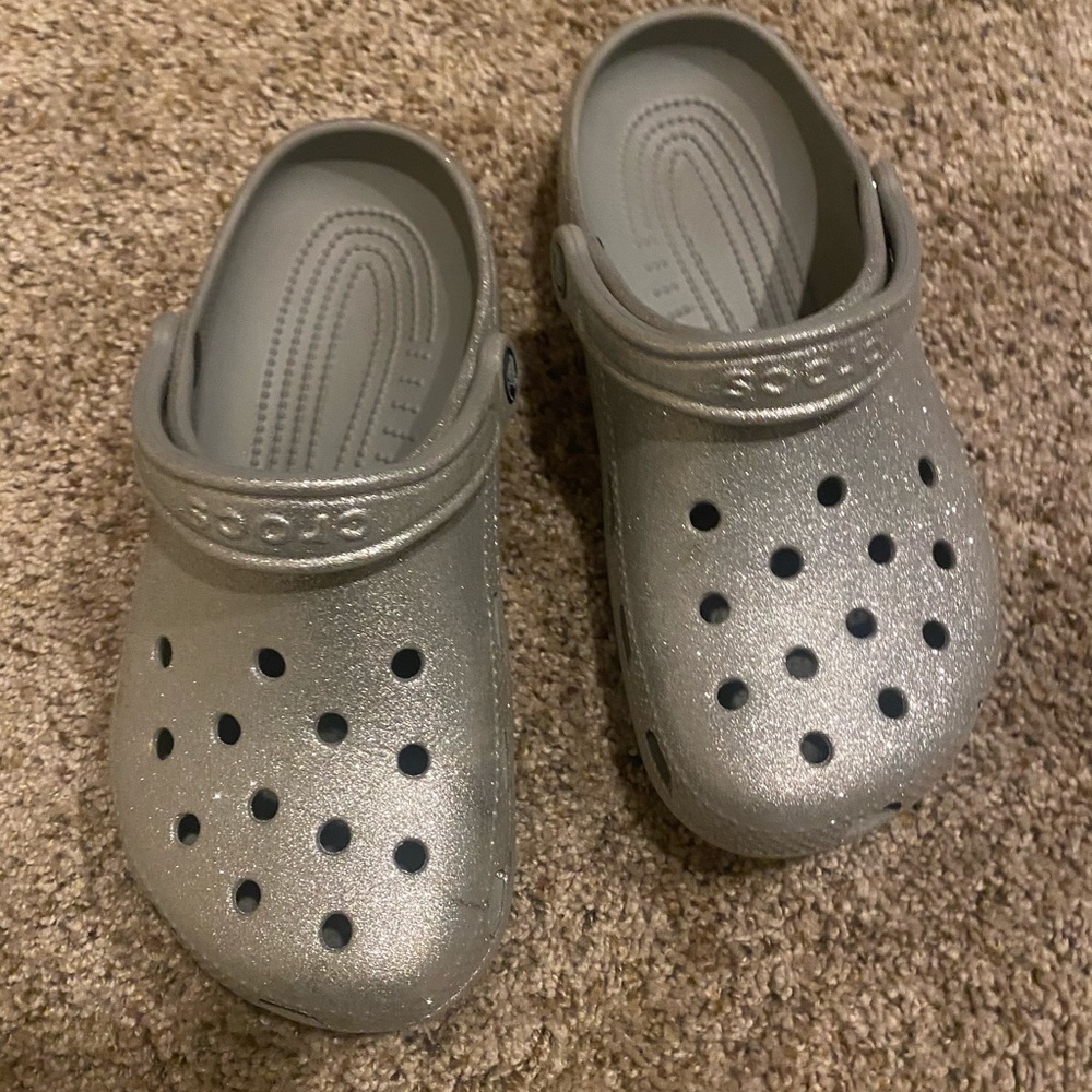 Crocs size 5-7